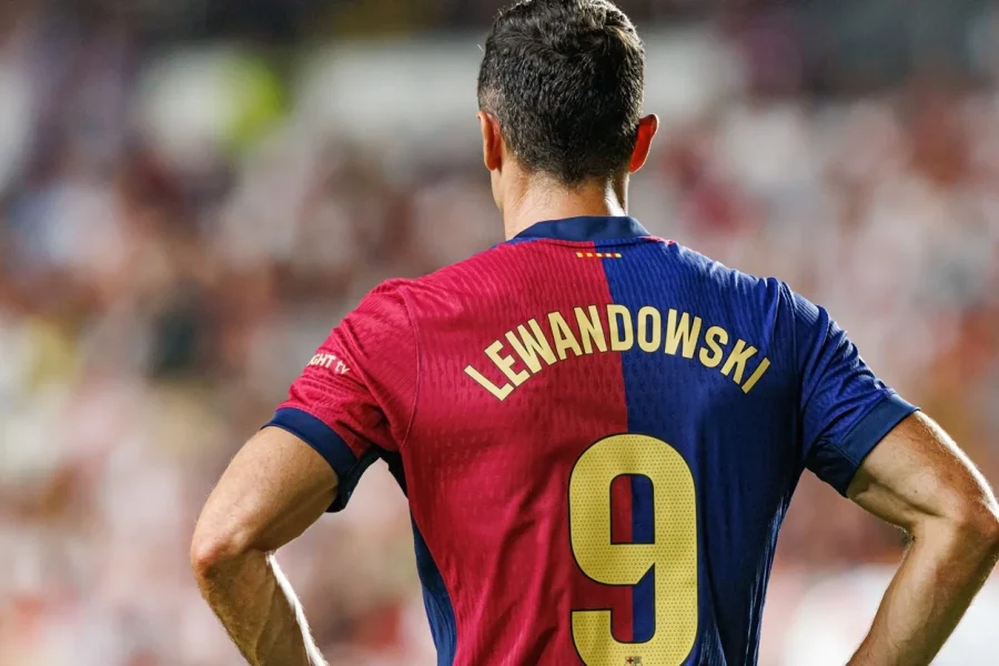 FC Barcelona Robert Lewandowski 3